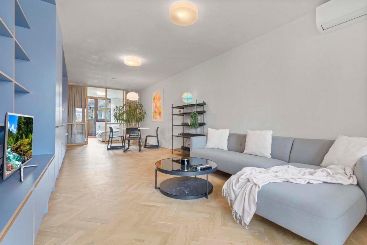 Elegant City Escape - Modern & Central Bratislava Exteriör bild