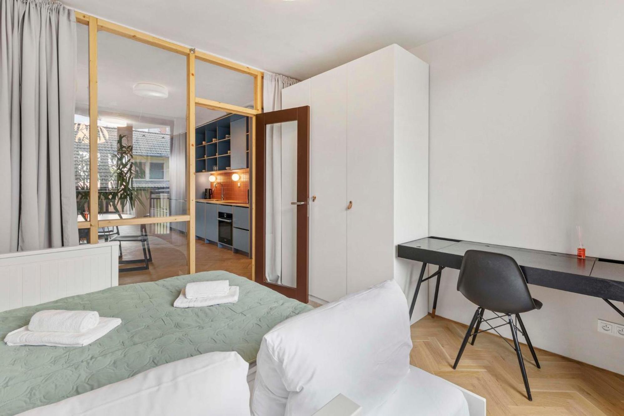 Elegant City Escape - Modern & Central Bratislava Exteriör bild